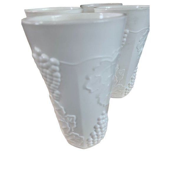 Heavy Duty White Glass Grapes 5 pc set Pitcher 4 Tumbler Glasses Colony Harvest - Picture 2 of 5